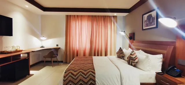 غرفة ديلوكس بسرير مزدوج بإطلالة على المدينة، Kampala Nile Resort 1/3