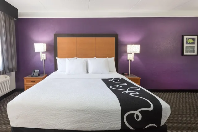 غرفة بسرير كينج لذوي الإعاقة، Baymont By Wyndham Greenville Woodruff Rd 7/10