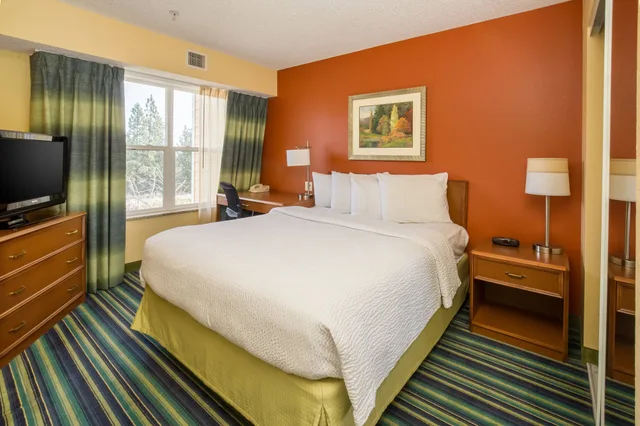 جناح بسرير كينج بغرفة نوم واحدة مع أريكة، Residence Inn Spokane E Valley 1/8
