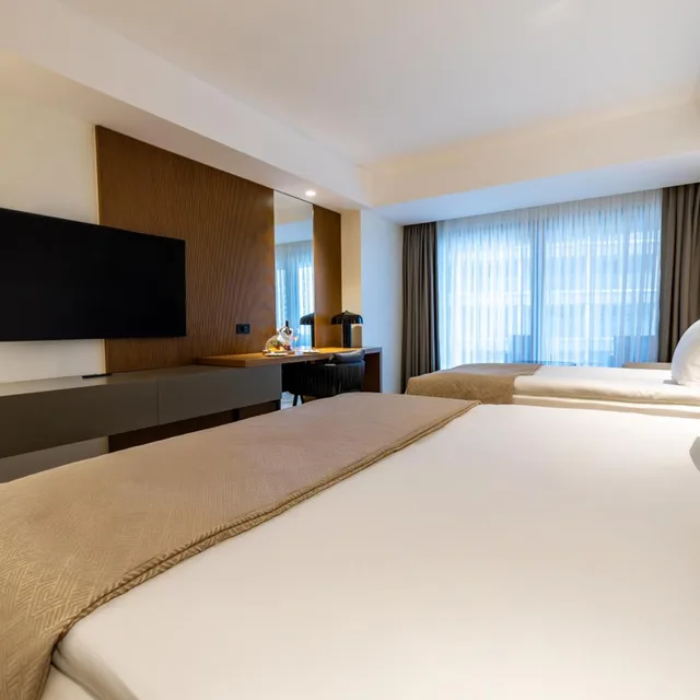 Deluxe, Double Bed, Lateral Side Sea View، Beks Premium Resort and Spa 6/8