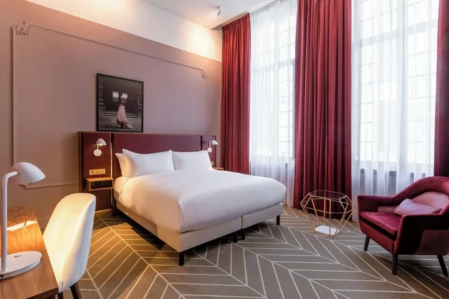 Superior, King Bed, Sapphire House Antwerp, Autograph Collection 3/10