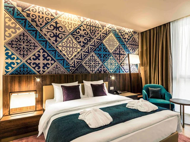 غرفة قياسية بسرير كينج، Mercure Almaty City Center 3/4