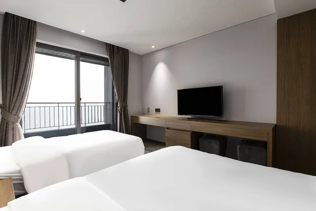 غرفة ديلوكس بسرير مزدوج وسرير فردي بإطلالة على البحر، Western Grace Hotel 8/10