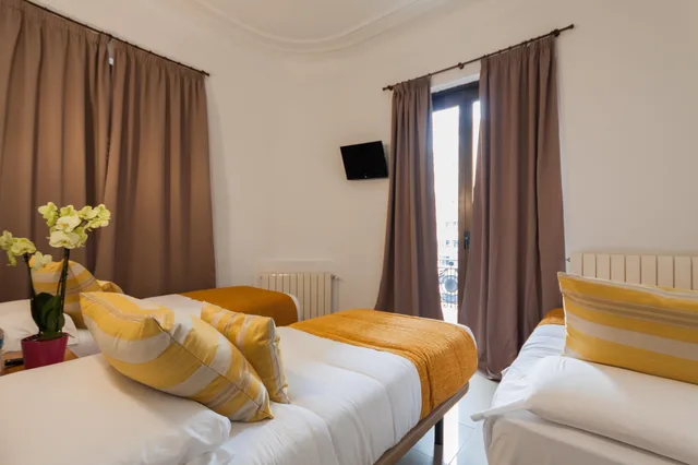 غرفة ثلاثية، Hostal Josefina 1/3