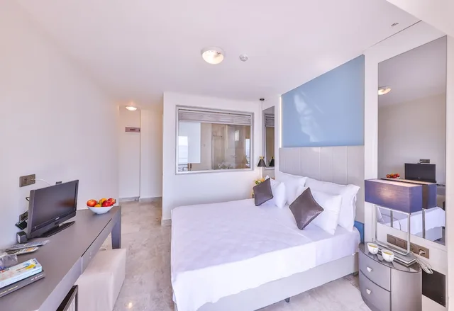 Deluxe, Queen Bed, Sea View, Hera Hotel 2/3