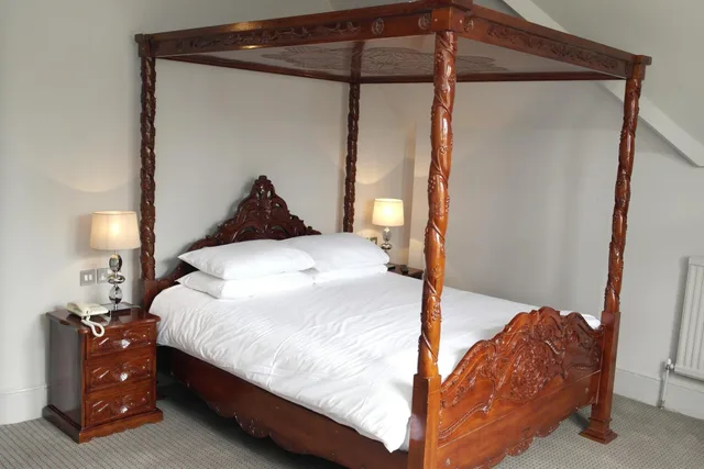 Executive, Wards Hotel 3/4