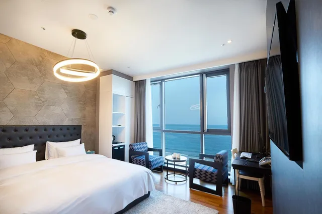 غرفة ديلوكس بسرير مزدوج بإطلالة على البحر، Hotel Laon 3/10