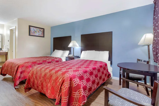 غرفة قياسية بسريرين مزدوجين، Econo Lodge Woodstock Shenandoah Valley I 81 2/6