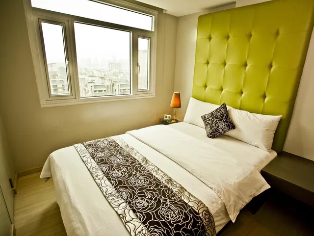 جناح، The Exchange Regency Residence Hotel 2/7
