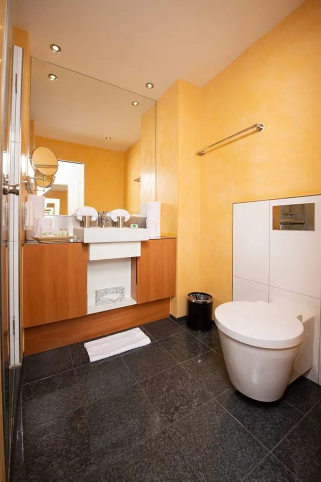 Room, Triple, Double Bed, Lake View, Sofa, Hotel UTO KULM 4/5