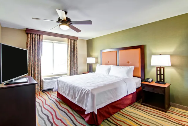 1 Bedroom, King Bed, Water View، Homewood Suites by Hilton Richland 2/3