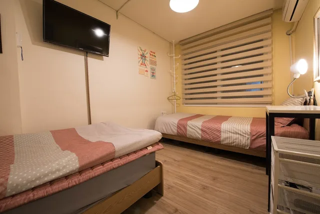 Room, Twin Beds, External Bathroom، Hongdae Style Guesthouse 5/10