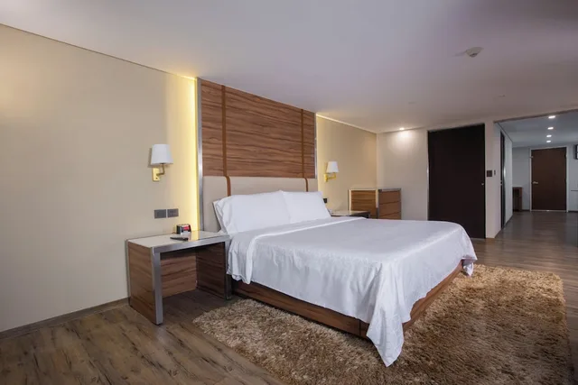 Premium, 2 Queen Beds, Holiday Inn Mexico Zona Centro by IHG 4/9