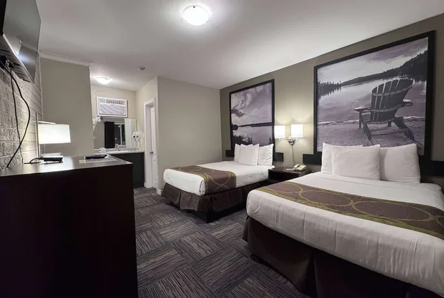 غرفة بزنس بسريرين مزدوجين، Super 8 By Wyndham Guelph 2/4