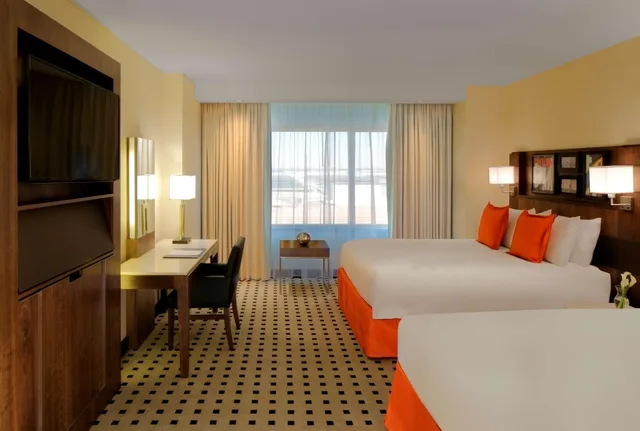 Upgrade, Suite, 4 Queen Beds، Radisson Blu Mall of America 3/6