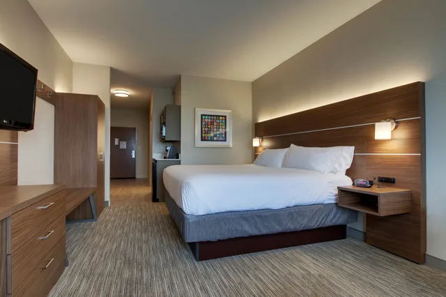 Leisure, King Bed، Holiday Inn Express Hotel & Suites Vernon College Area (HWY 287) 1/3