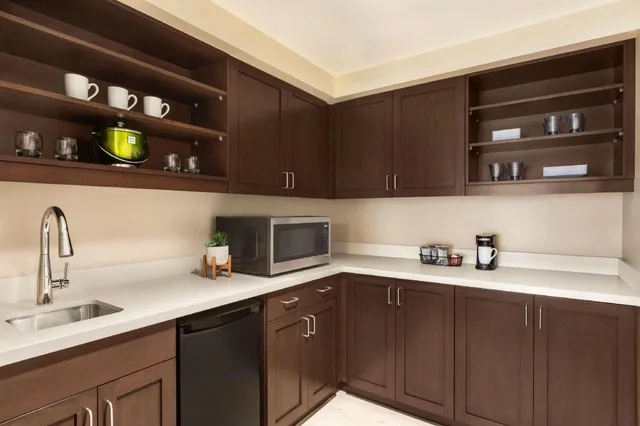 جناح بسرير كينج مع أريكة بحوض استحمام لذوي الإعاقة، Hyatt Place Virginia Beach Town Center 2/2