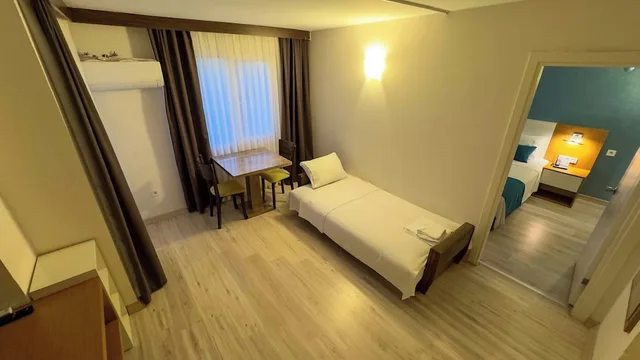 جناح فاخر بسريرين منفصلين بغرفة نوم واحدة مع أريكة، La Bella Suit Otel 2/7