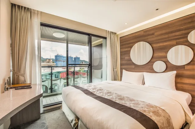 غرفة ثلاثية بسرير مزدوج مع سرير إضافي، Green World Hotel Songshan 2/2