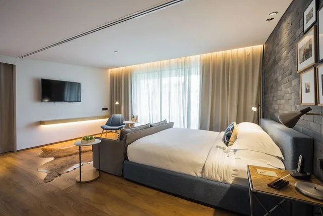 Premier, Suite, King Bed, Hot Tub, Terrace, Ad Lib Hotel Bangkok 3/6