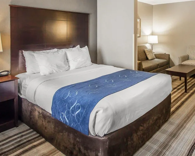 جناح بسريرين كوين مع أريكة لذوي الإعاقة، Comfort Suites Hudson I-94 Hudson WI 1/3