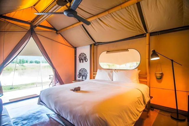 خيمة ديلوكس بسرير مزدوج مع أريكة، Lala Mukha Tented Resort Khao Yai 1/2
