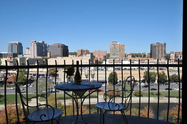 غرفة بسرير كينج لذوي الإعاقة، InterContinental Kansas City at the Plaza 2/2