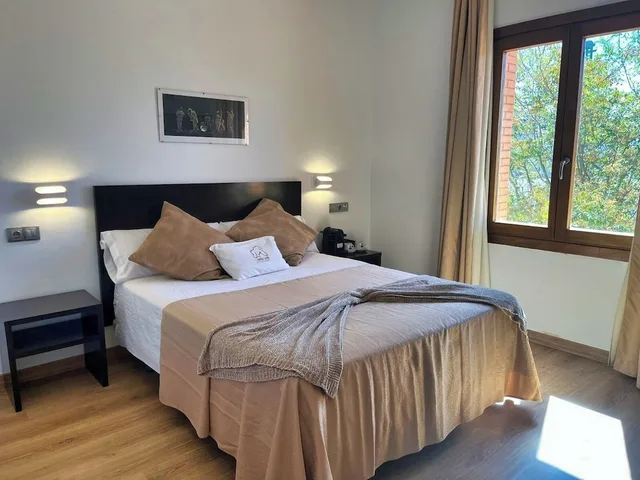 Room, Double Bed, Hotel El Sueno De Jemik 1/10