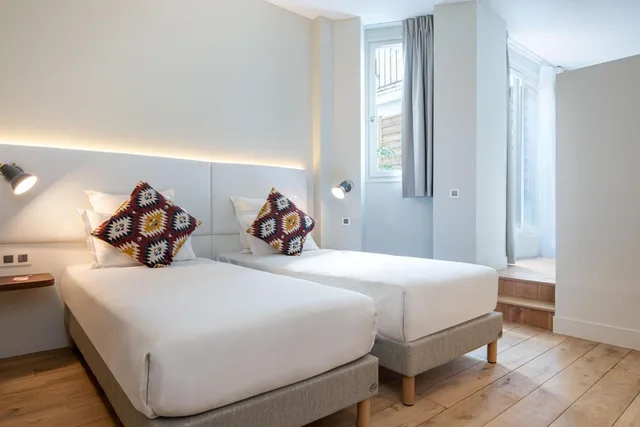 جناح عائلي بسريرين كوين مع أريكة، Hotel Magenta 38 by Happyculture 2/2