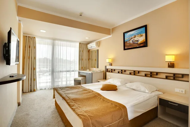 غرفة قياسية بسرير مزدوج أو سريرين منفصلين بشرفة، DIT Evrika Beach Club Hotel 1/9