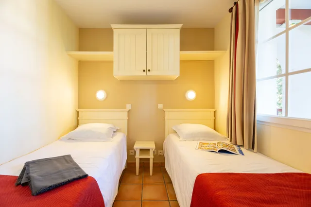 شقة بسريرين منفصلين بغرفة نوم واحدة مع أريكة، Pierre Vacances Residence La Villa Maldagora 9/10