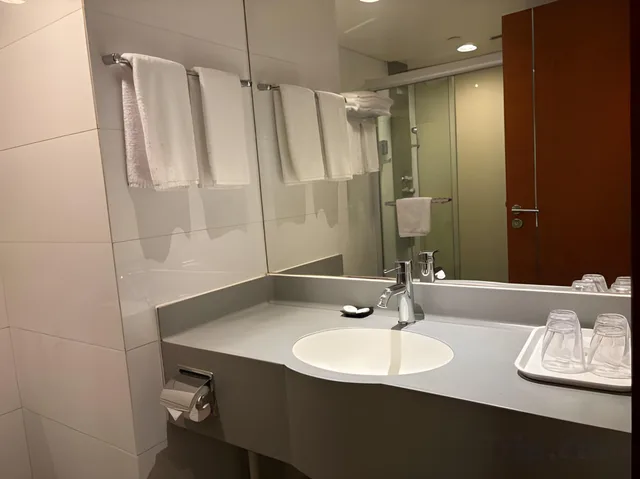 استوديو تنفيذي، Caritas Bianchi Lodge 1/1