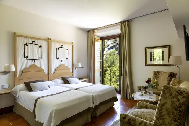 غرفة سوبيريور بسرير مزدوج وسريرين منفصلين، Parador De Granada 2/2
