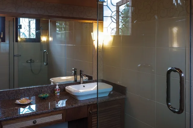 شقة بسريرين منفصلين وسرير مزدوج وسرير فردي، Murni's Houses And Spa 3/3