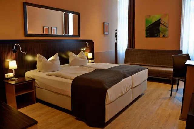 غرفة قياسية رباعية، Arthotel Munich 4/10