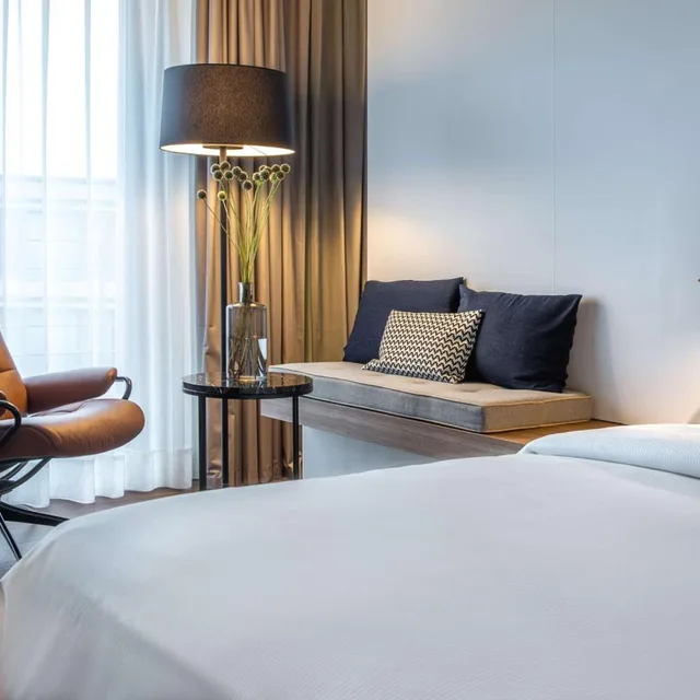 غرفة بريميوم بسرير مزدوج بإطلالة على الحديقة، Radisson Blu Hotel Cologne 4/10