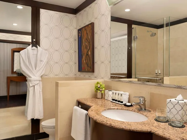 غرفة سيغنتشر بسرير كينج، Sofitel Philadelphia at Rittenhouse Square 2/2