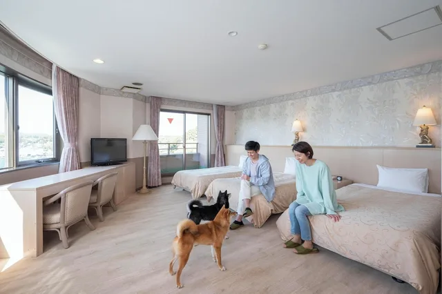 Panorama, Triple, Twin Beds, Murphy Bed, Lake View, Corner، Hamanako Wanwan Paradise Hotel (Ex HAMANAKO GRAND HOTEL SAZANAMIKAN) 1/1