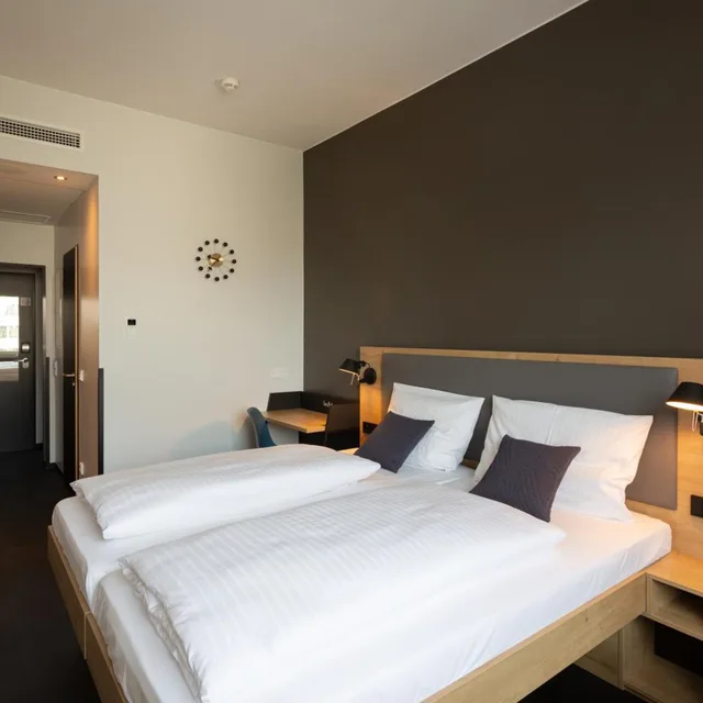 غرفة ثلاثية، Aletto Kudamm Hotel Hostel 1/10