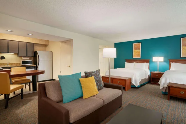 Penthouse Suite, 2 Queen Beds, Two Story، Hawthorn Suites By Wyndham Tinton Falls 1/1