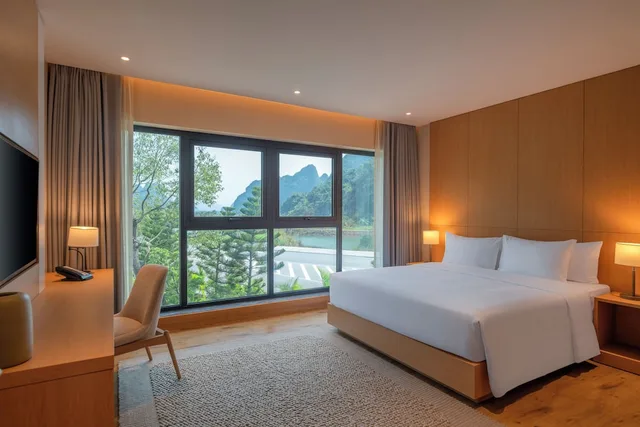 فيلا بريميوم بسرير كينج بـ4 غرف نوم، Hilton Quang Hanh Onsen Resort 1/1