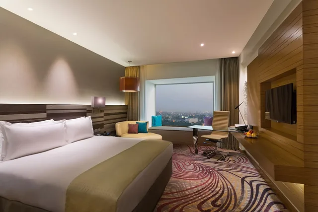 غرفة قياسية بسرير كينج للمدخنين، Holiday Inn Jaipur City Centre by IHG 5/6
