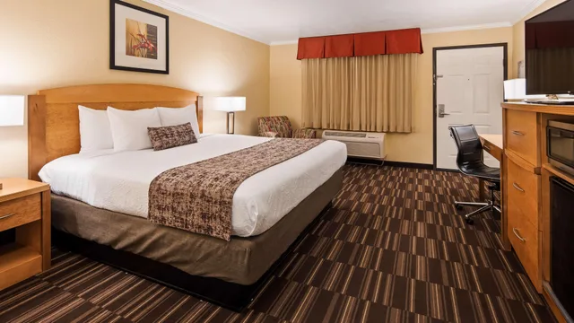 Business, King Bed, Best Western Plus Ontario Airport & Convention Center 8/14