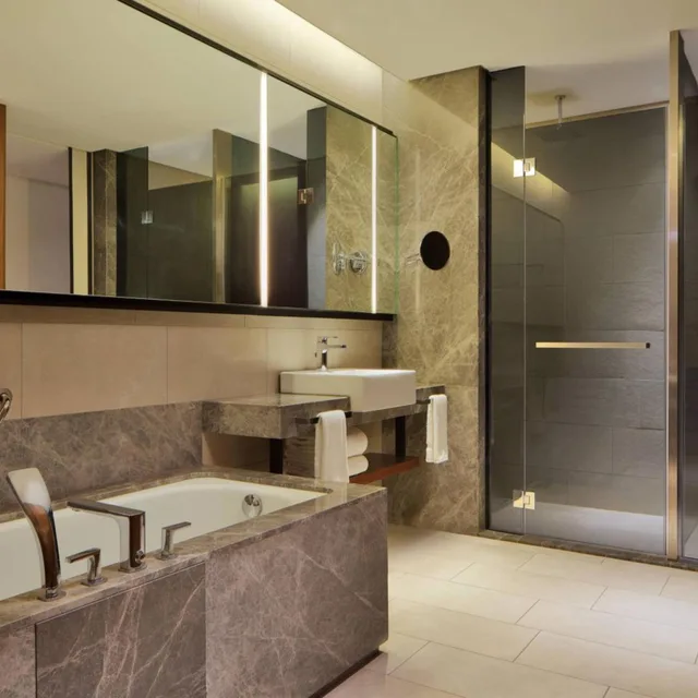 غرفة تنفيذية بسريرين منفصلين مع دخول صالة النادي، Le Meridien Petaling Jaya (ex New World Petaling Jaya) 10/10