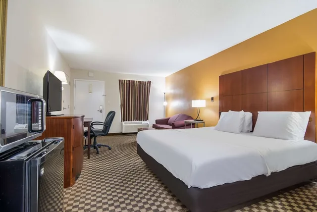 غرفة بسرير كينج للمدخنين، Americas Best Value Inn Wadesboro 2/3