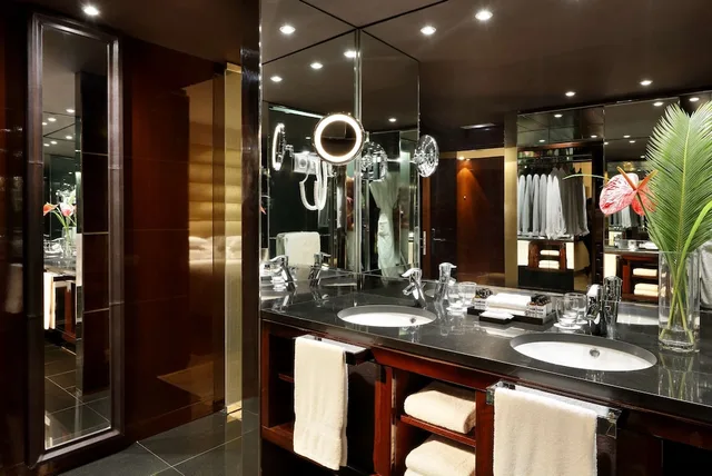غرفة ديلوكس بسرير كينج بإطلالة على المدينة، Hyatt Regency Barcelona Tower 6/7
