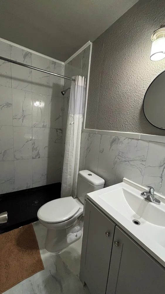 غرفة بسرير كينج، Shamrock Cove Inn 7/9
