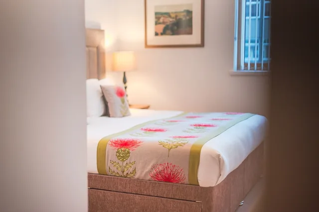 2 Bedrooms, Classic, Apartment, Double and Twin Beds, Partial View, 2 Bathrooms، Highland Apartments By Mansley 4/8
