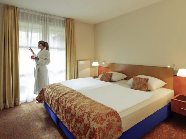 غرفة بريفيليج بسرير مزدوج مع أريكة، Mercure Hotel & Residenz Checkpoint Charli 2/6