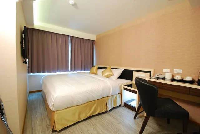 Fashion, Double Bed، Shin Shin Hotel 1/4